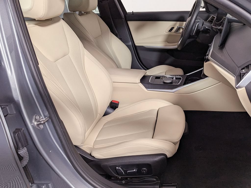 Certified 2024 BMW 330i xDrive Sedan w/ Convenience Package AWD/4WD image 26