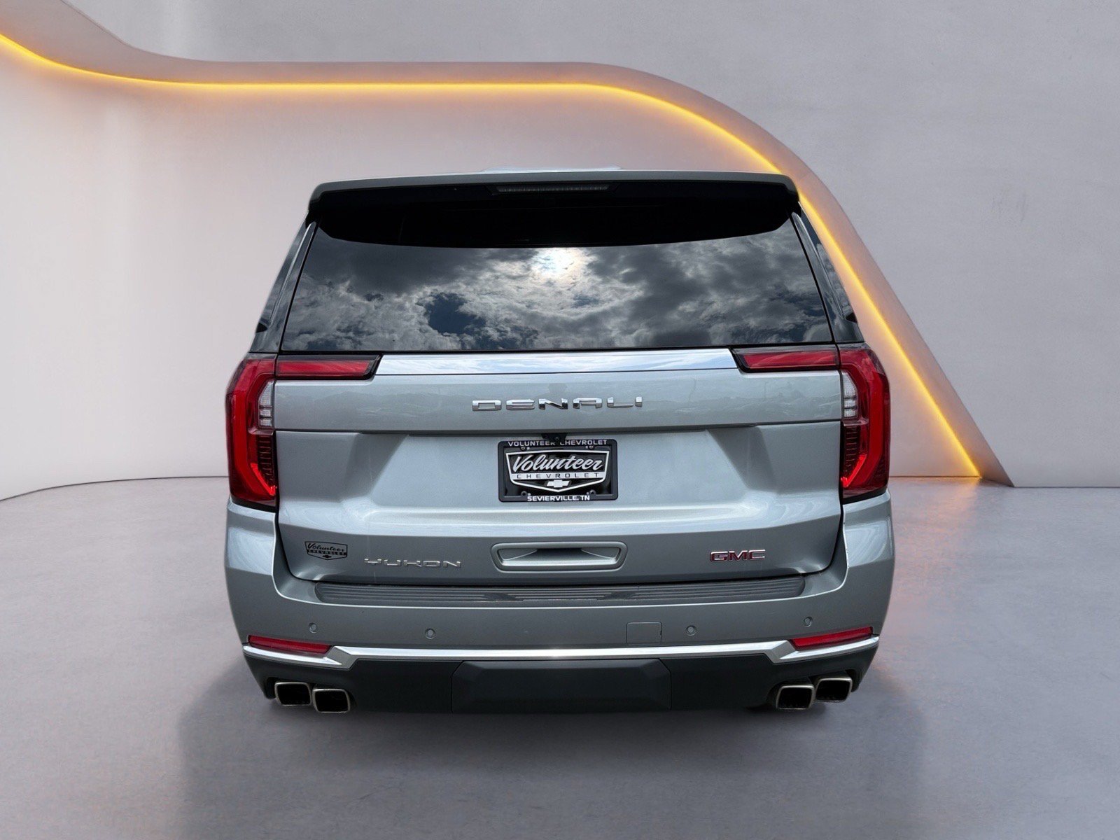Used 2025 GMC Yukon XL Denali AWD/4WD image 4