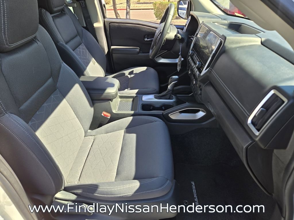 Used 2025 Nissan Frontier SV w/ SV Convenience Package image 17