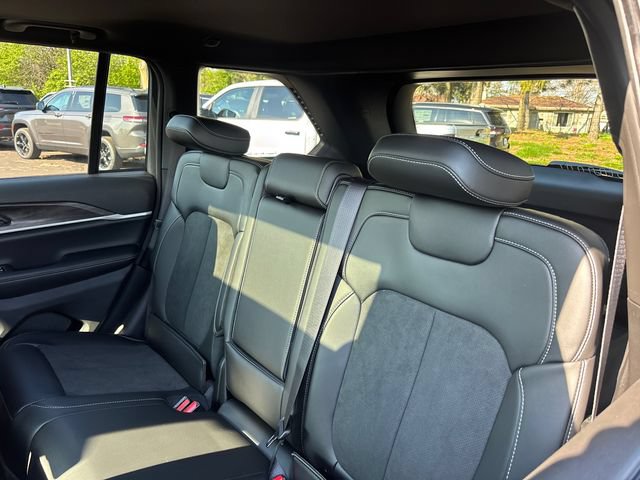 New 2026 Jeep Grand Cherokee Altitude AWD/4WD image 8