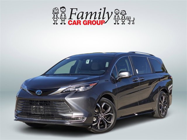 Used 2025 Toyota Sienna Platinum