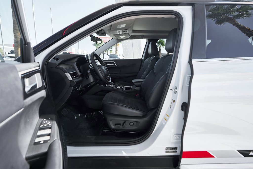 Used 2024 Mitsubishi Outlander Ralliart image 18