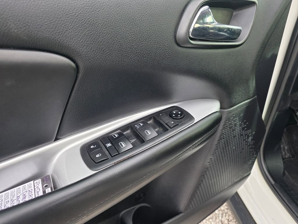 Used 2020 Dodge Journey SE w/ SE Popular Equipment Group image 11