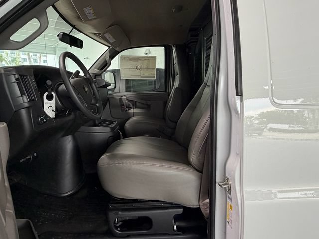 Used 2025 Chevrolet Express 2500 w/ Driver Convenience Package RWD image 6