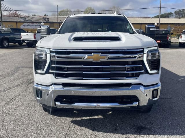 Used 2025 Chevrolet Silverado 3500 LTZ w/ LTZ Plus Package image 9