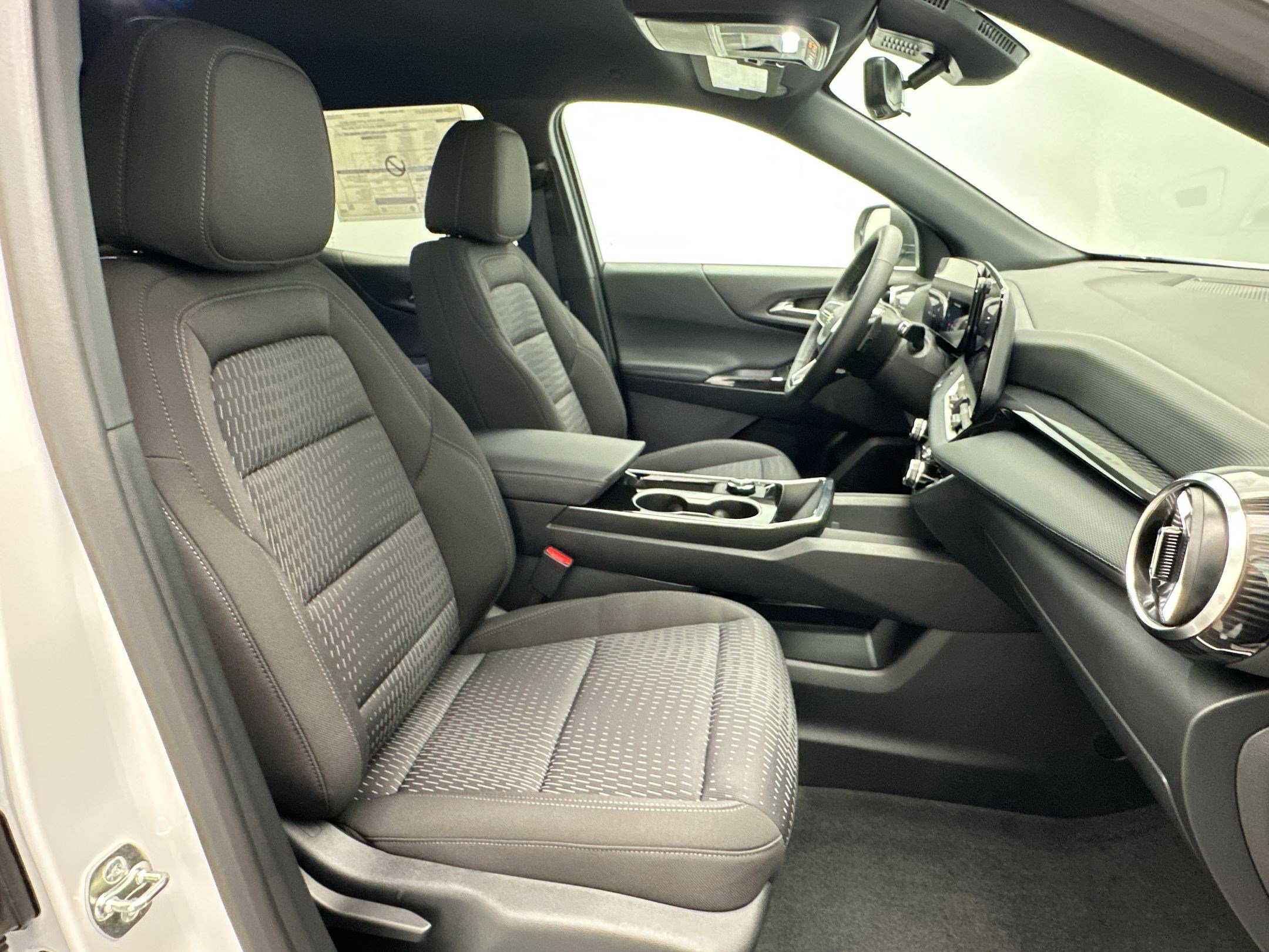 New 2026 Chevrolet Equinox LT image 29