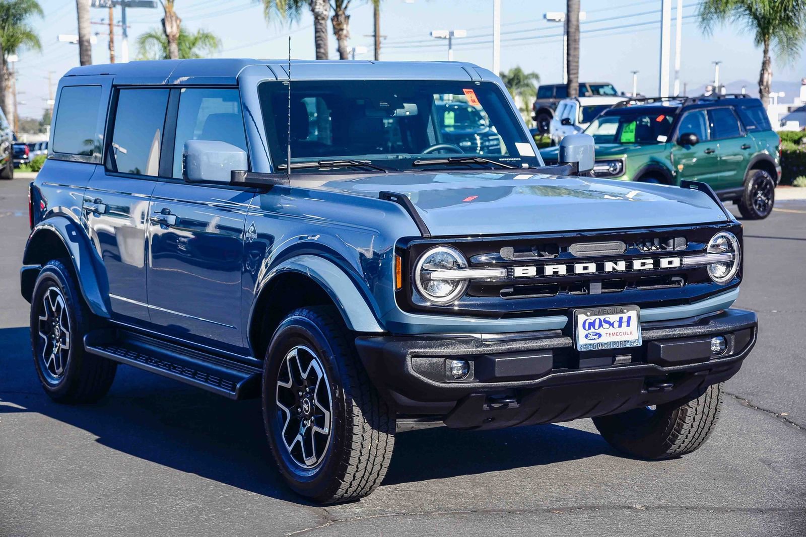 Certified 2025 Ford Bronco Outer Banks image 3