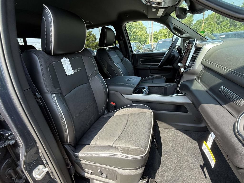 New 2026 RAM 2500 Laramie AWD/4WD image 24