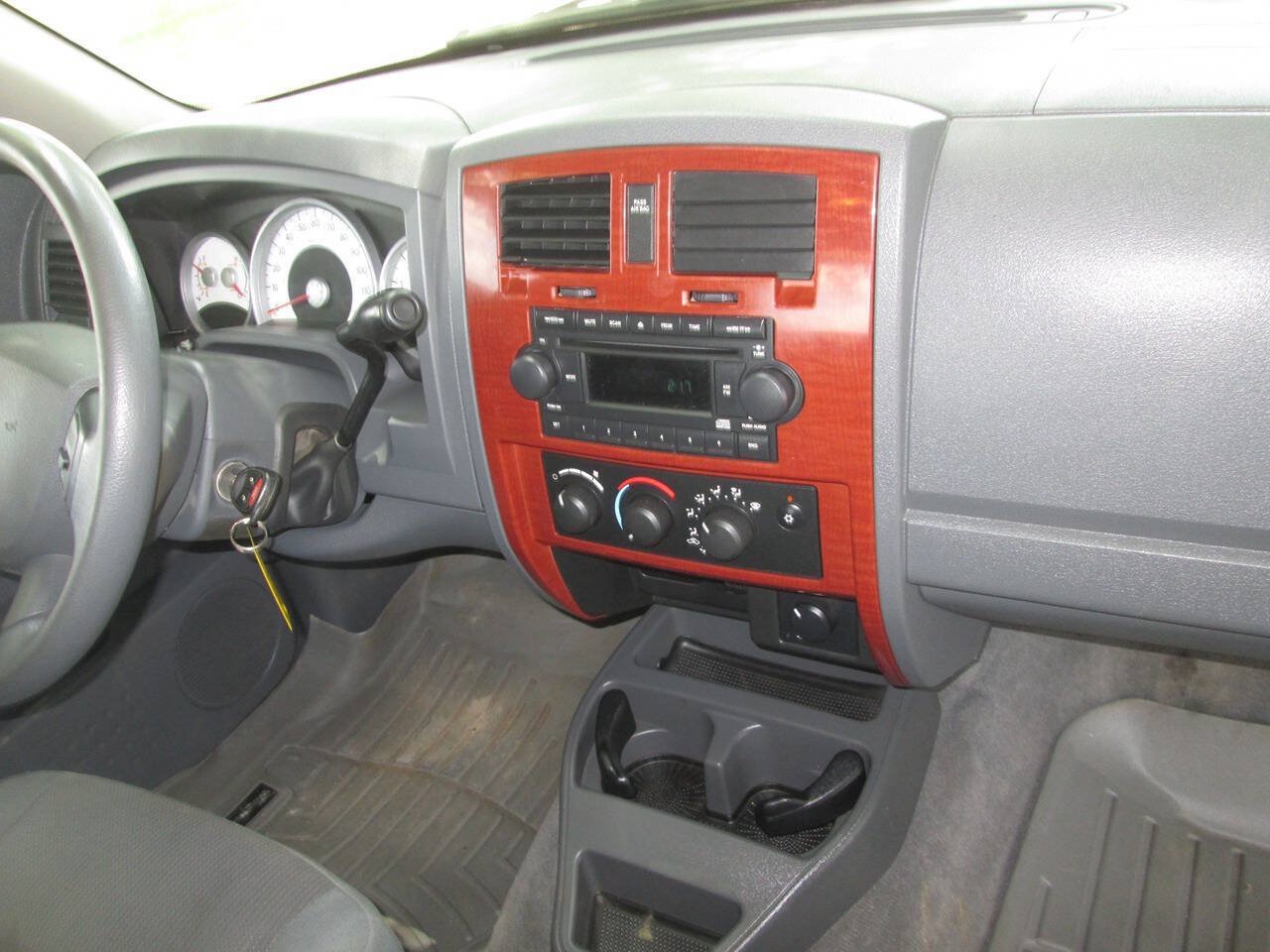 Used 2005 Dodge Dakota SLT AWD/4WD image 28