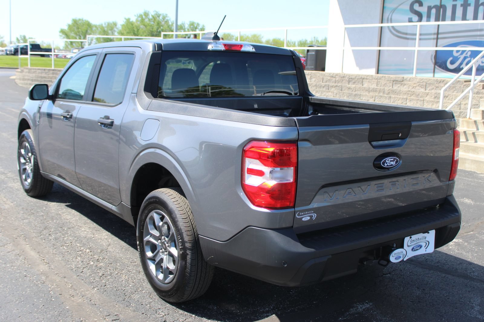 New 2025 Ford Maverick XLT w/ XLT Luxury Package FWD image 5