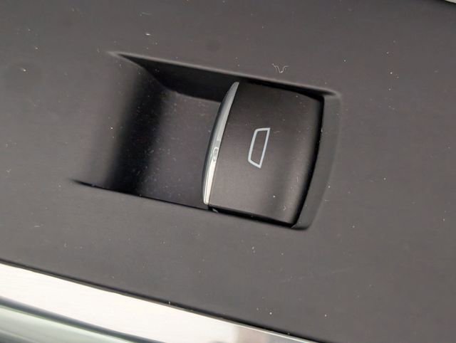 Used 2024 Chevrolet Traverse RS image 36