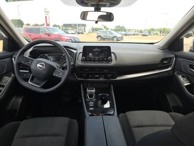Used 2026 Nissan Rogue SV FWD image 18
