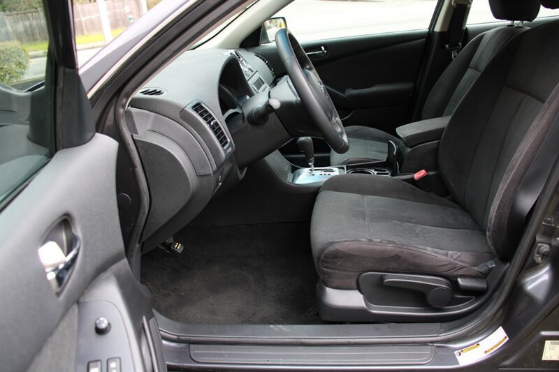 Used 2012 Nissan Altima 2.5 S FWD image 3