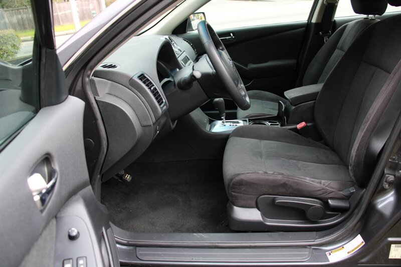 Used 2012 Nissan Altima 2.5 S FWD image 3
