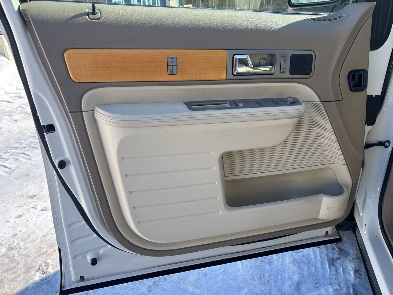 Used 2007 Lincoln MKX AWD image 20