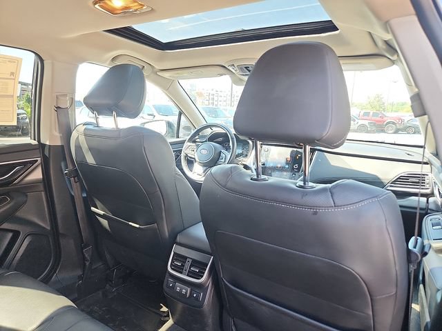 Used 2022 Subaru Outback Limited AWD/4WD image 28
