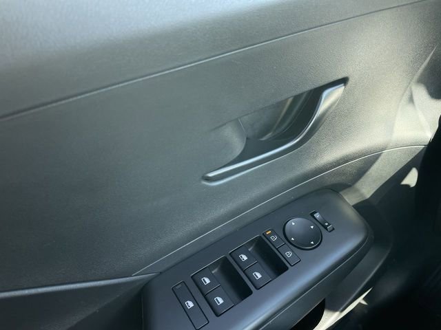Used 2025 Hyundai Kona SEL AWD/4WD image 13