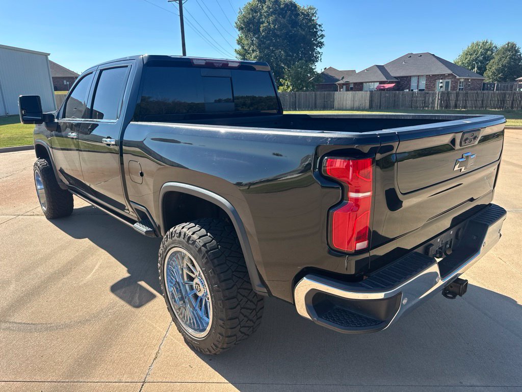 Used 2024 Chevrolet Silverado 2500 LTZ w/ LTZ Premium Package AWD/4WD image 11