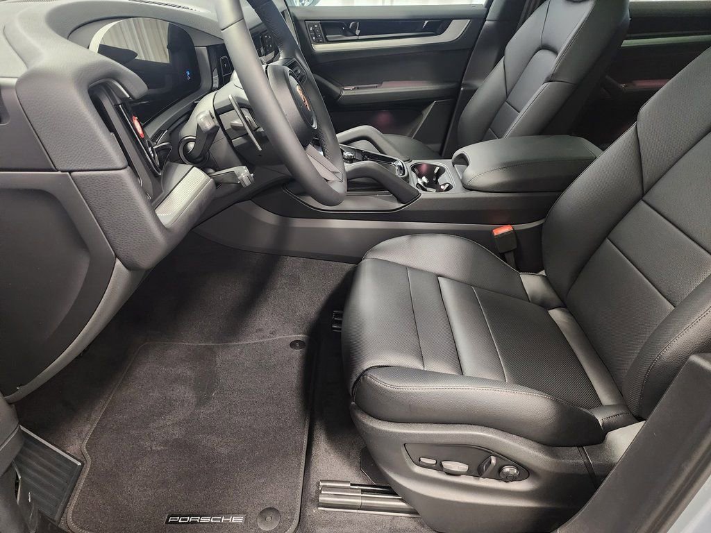 Certified 2025 Porsche Cayenne image 16