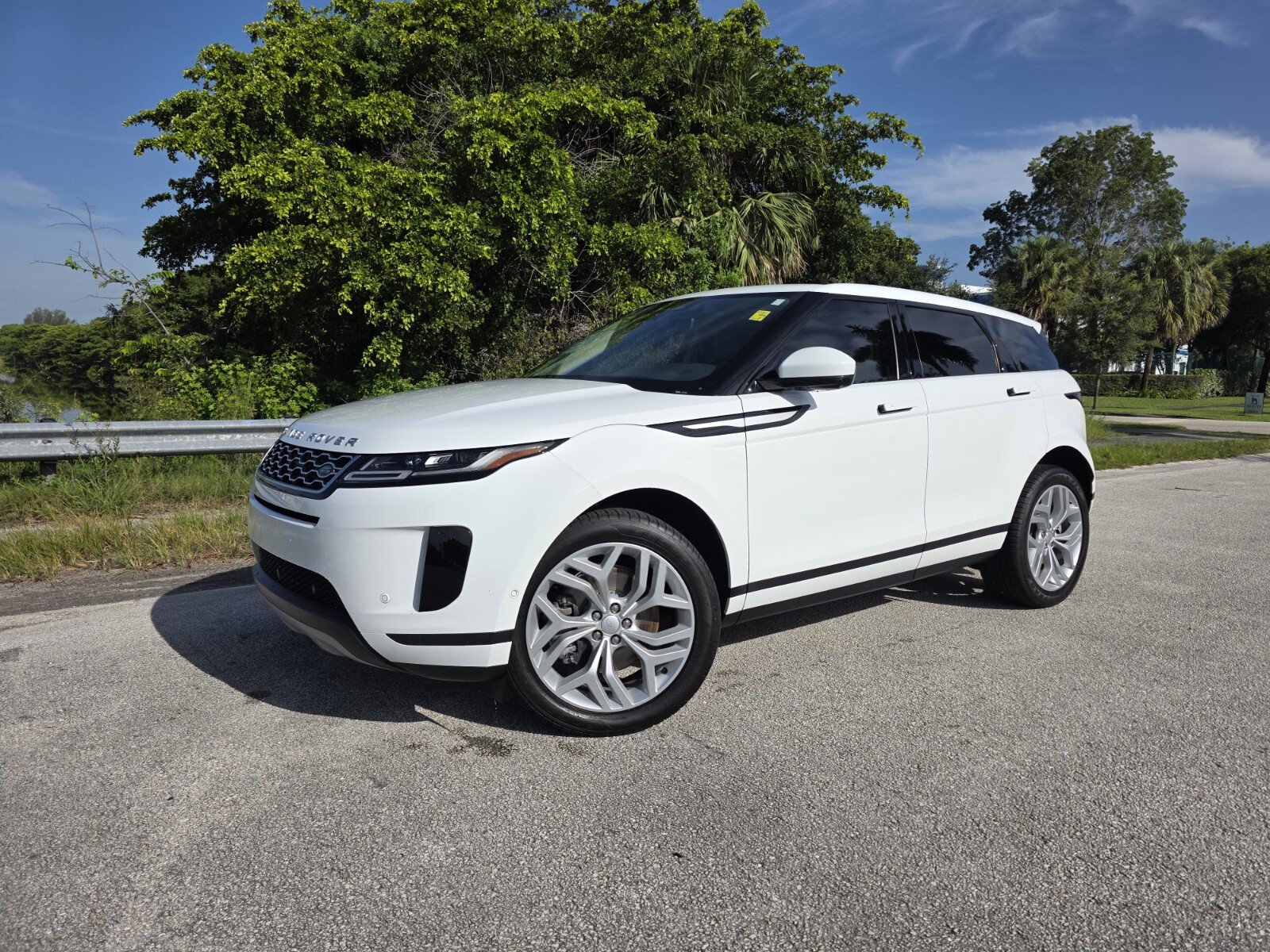 Certified 2023 Land Rover Range Rover Evoque SE AWD/4WD video 1