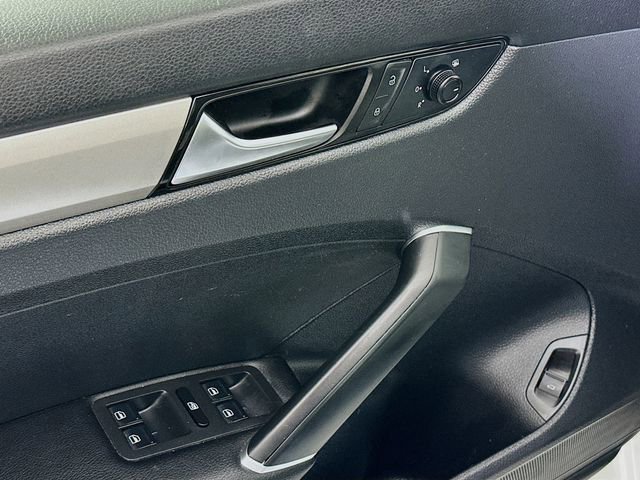 Used 2021 Volkswagen Passat 2.0T S image 18