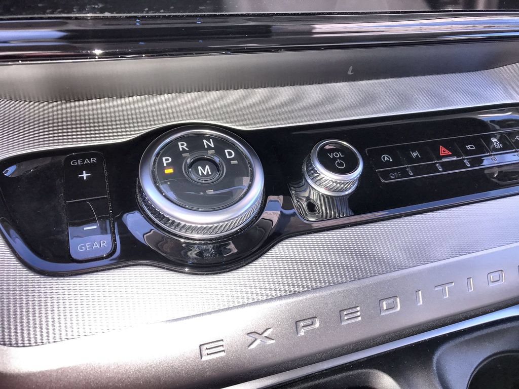 Used 2025 Ford Expedition Active AWD/4WD image 20