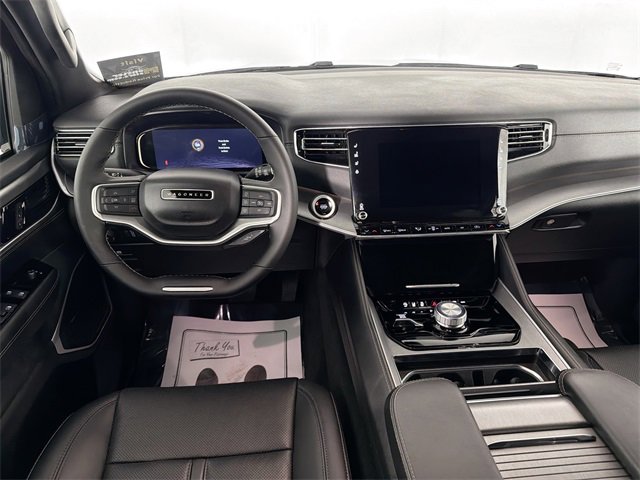 Used 2025 Jeep Wagoneer 4WD image 23