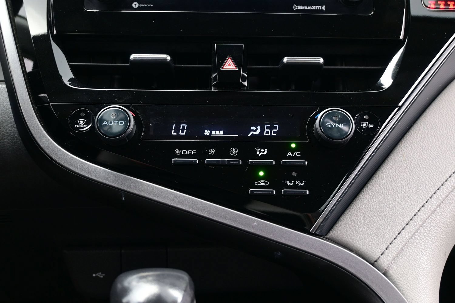 Used 2022 Toyota Camry SE FWD image 19