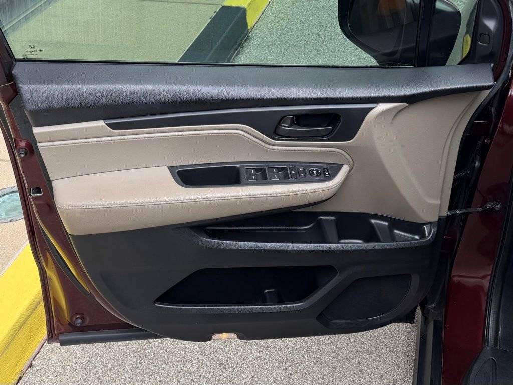Used 2019 Honda Odyssey EX image 16
