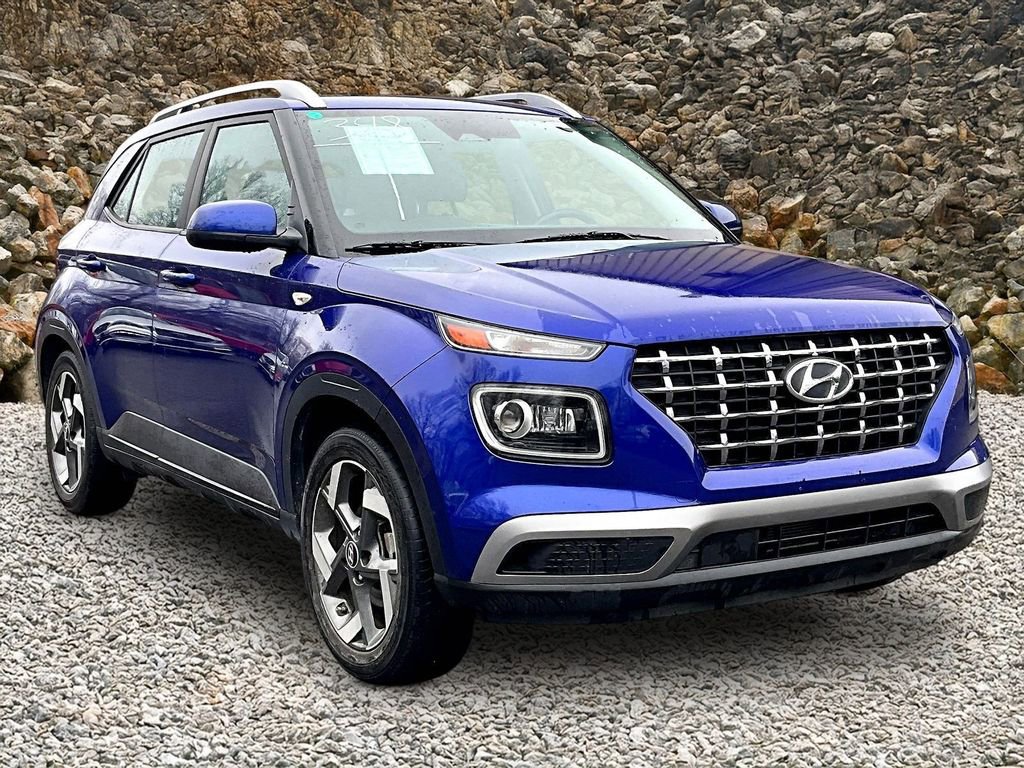 Used 2023 Hyundai Venue Limited w/ Cargo Package image 9