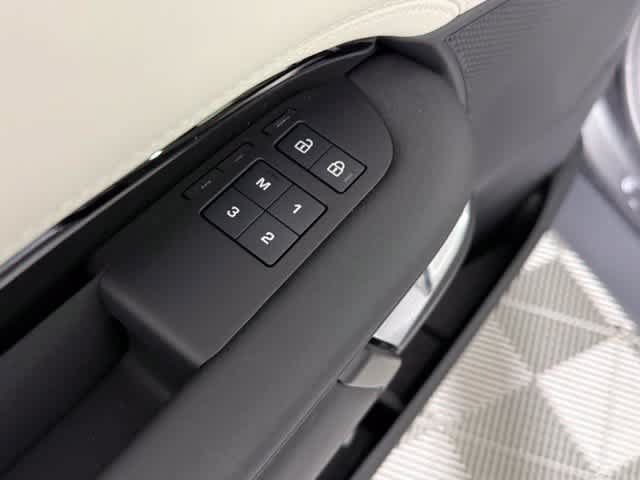 New 2026 Land Rover Discovery S AWD/4WD image 22