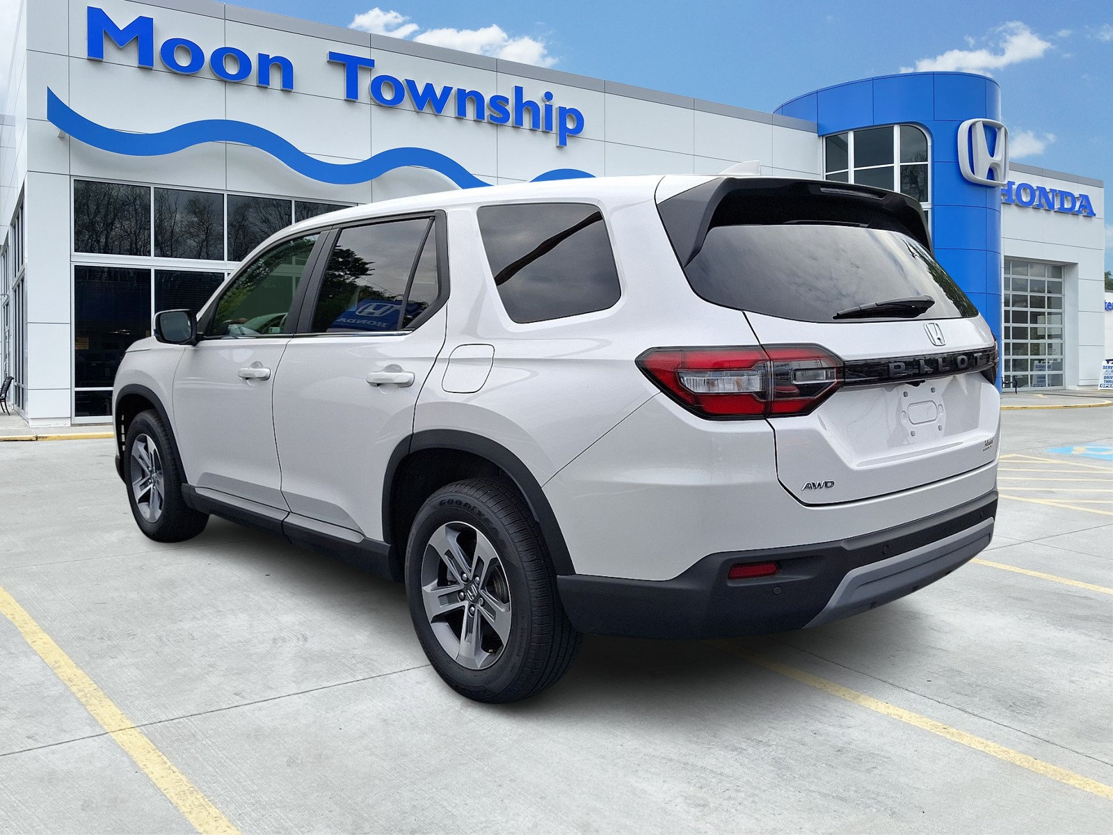 Used 2023 Honda Pilot EX-L image 4