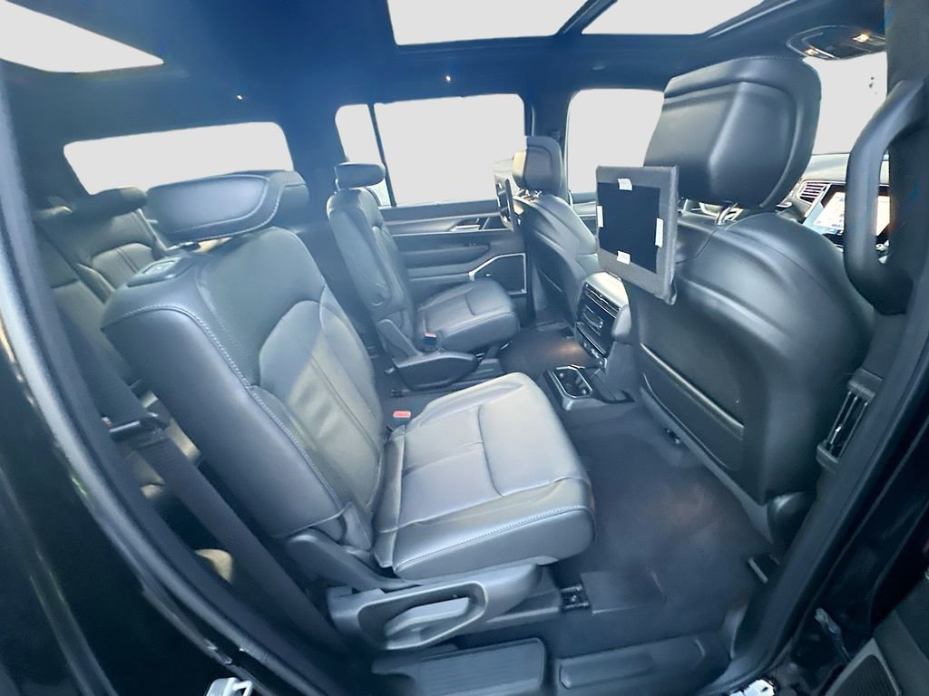 New 2025 Jeep Wagoneer Series II w/ Convenience Group I image 33