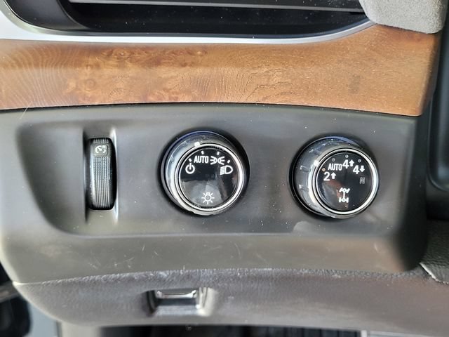 Used 2020 Cadillac Escalade Premium Luxury w/ Escalade Sport Edition AWD/4WD image 13