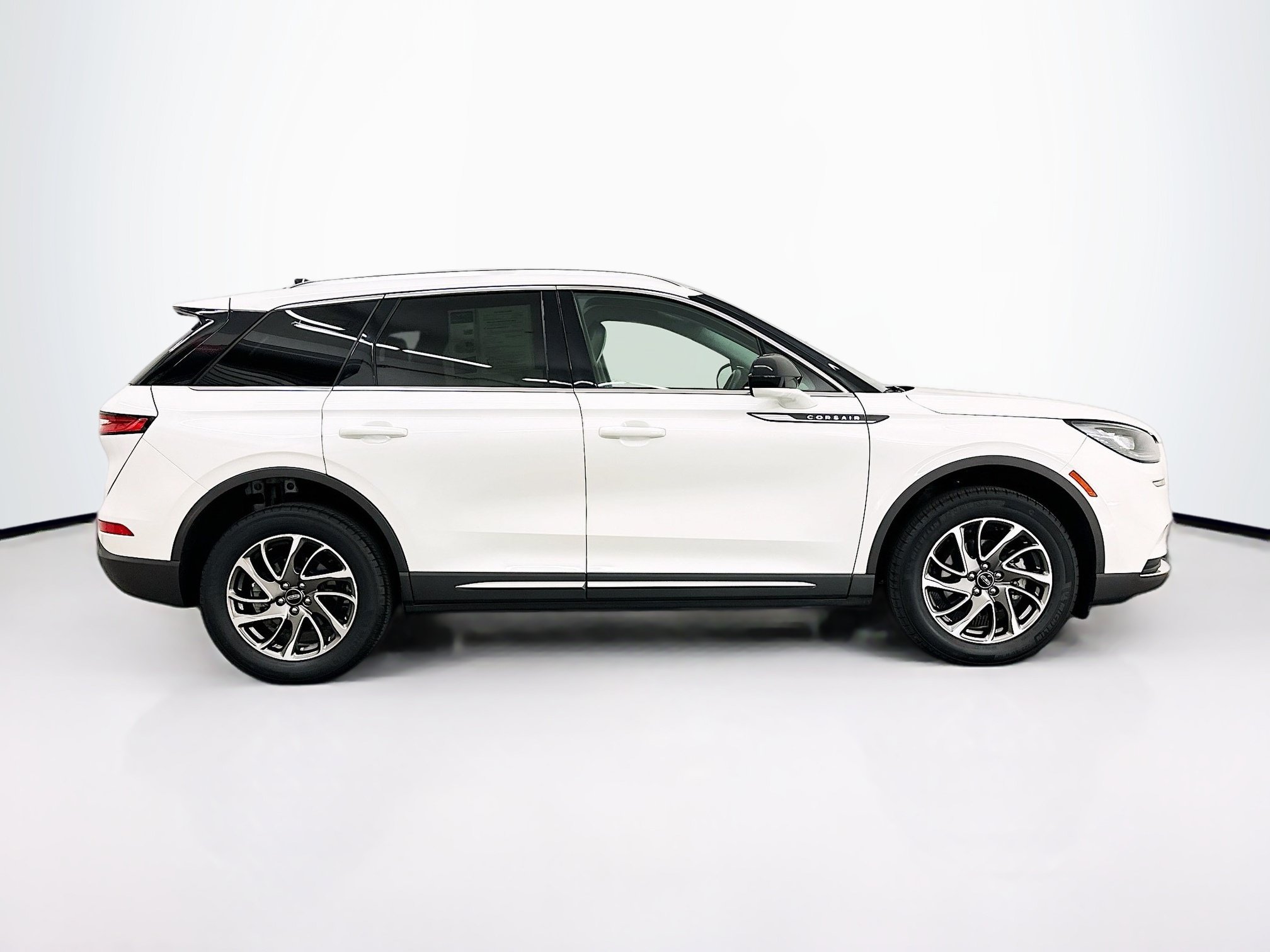 Used 2022 Lincoln Corsair AWD w/ Equipment Group 101A image 10