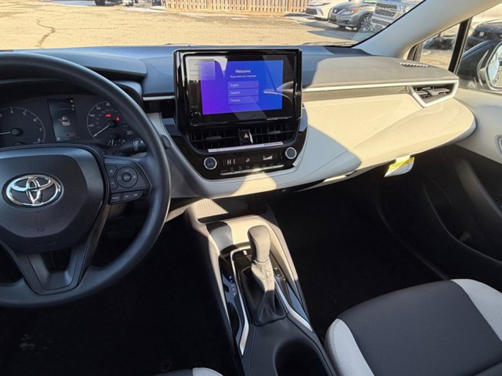 Used 2025 Toyota Corolla LE image 12