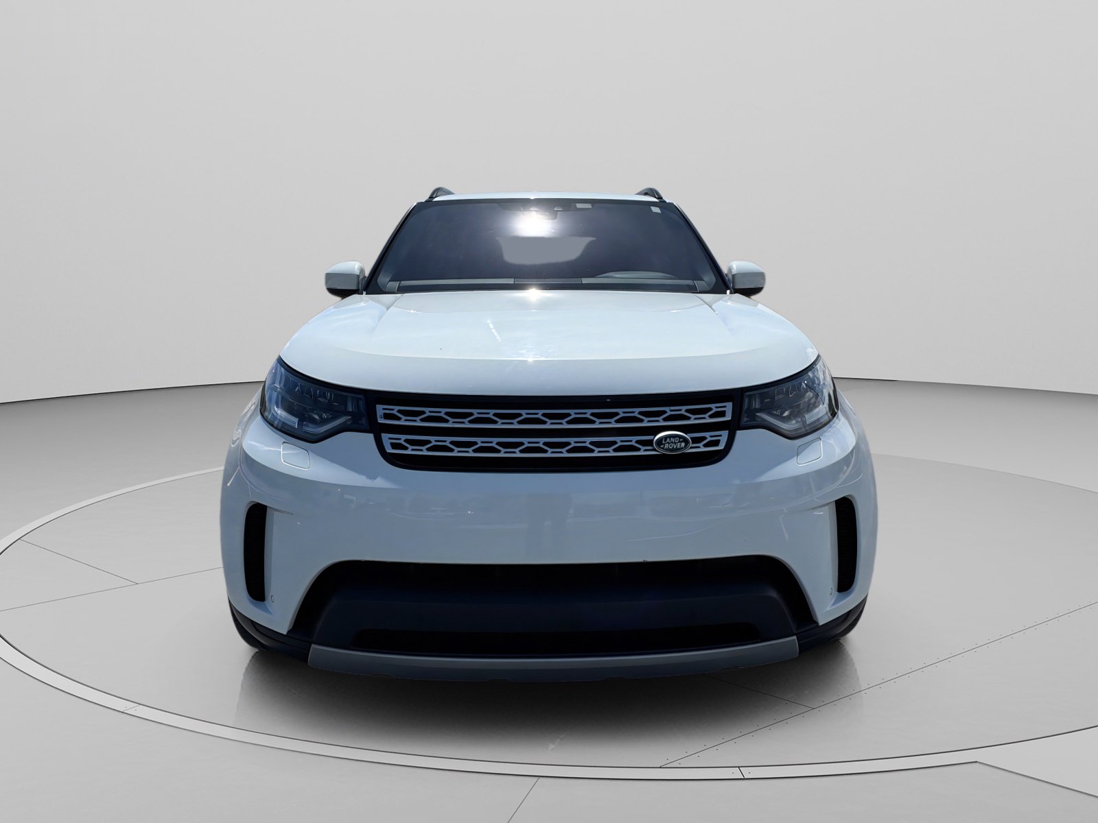 Used 2020 Land Rover Discovery HSE image 8