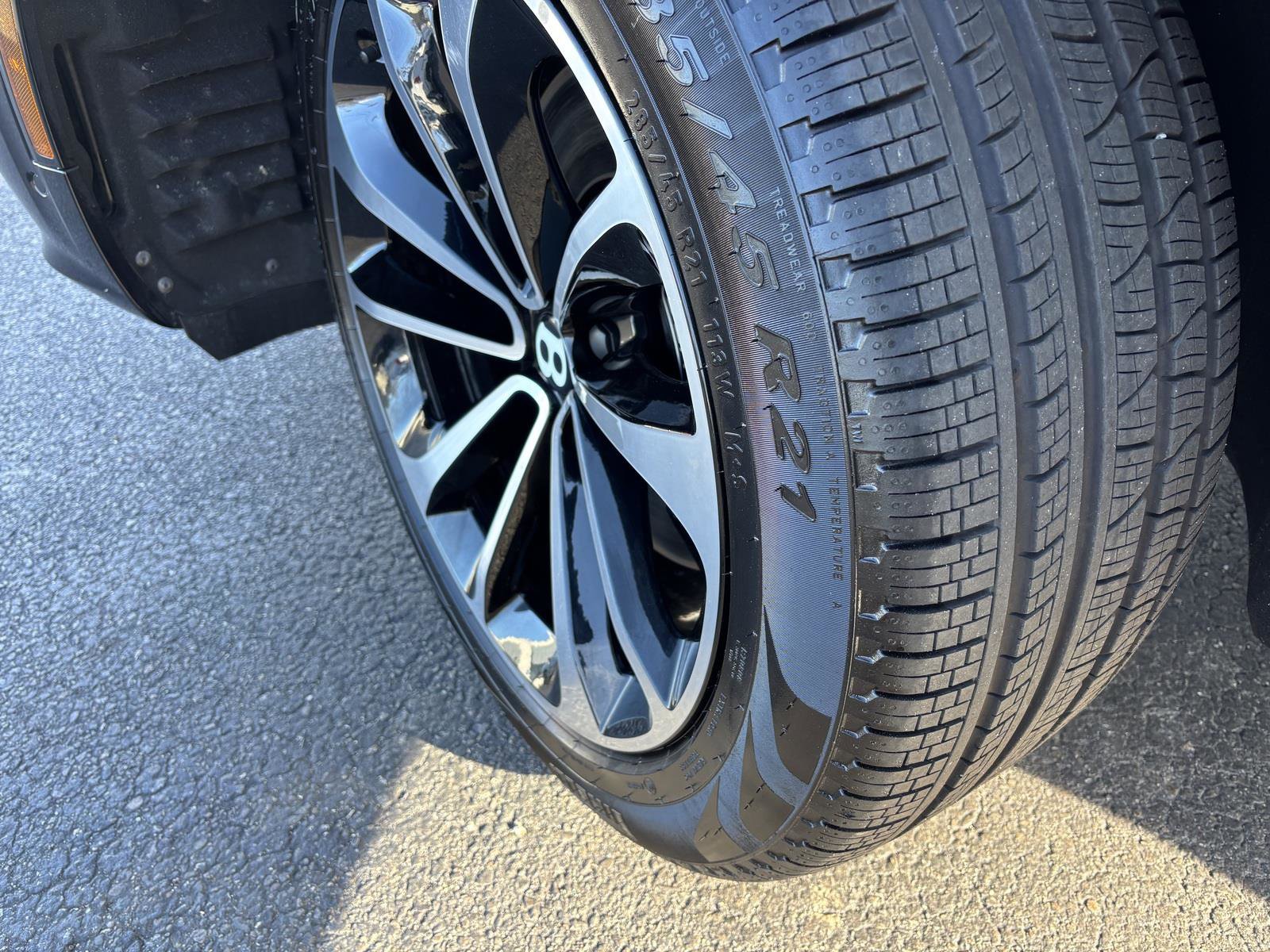 Used 2022 Bentley Bentayga image 8