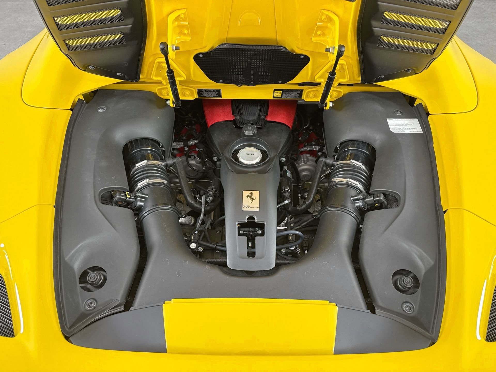 Certified 2021 Ferrari F8 Tributo image 25