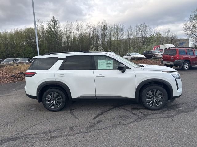 New 2026 Nissan Pathfinder SV w/ SV Premium Package AWD/4WD image 4