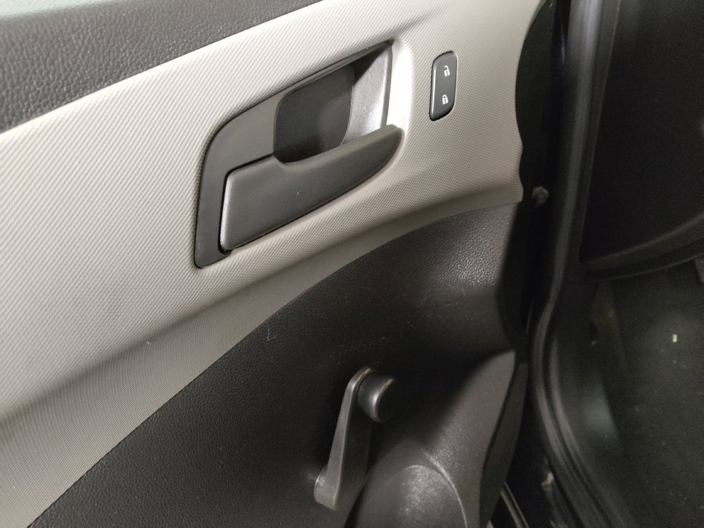 Used 2015 Chevrolet Sonic LS image 27