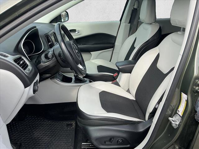 Used 2018 Jeep Compass Latitude w/ Cold Weather Group image 12