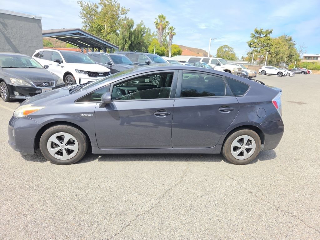 Used 2013 Toyota Prius Two FWD image 2