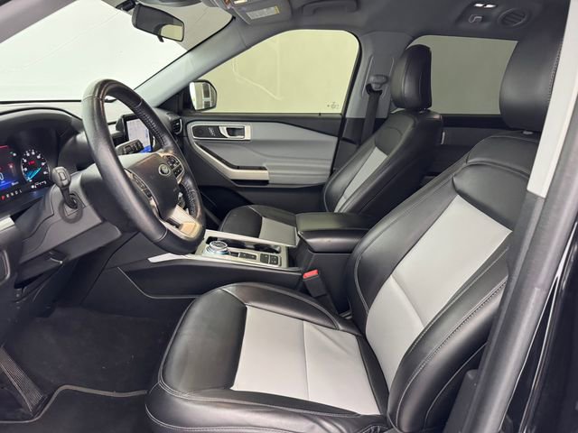 Used 2022 Ford Explorer XLT w/ Equipment Group 202A RWD image 17