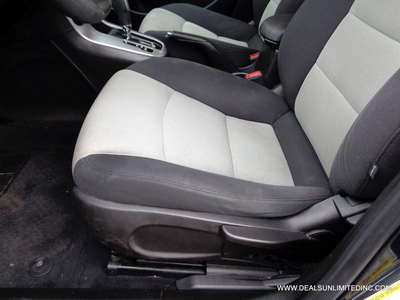 Used 2014 Chevrolet Cruze LS image 7