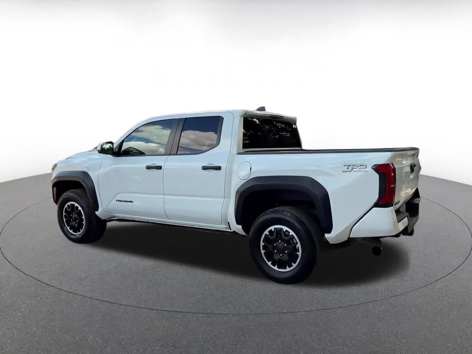 Used 2025 Toyota Tacoma TRD Off-Road image 10