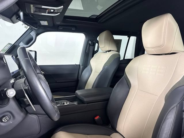Used 2024 Lexus GX 550 AWD/4WD image 5