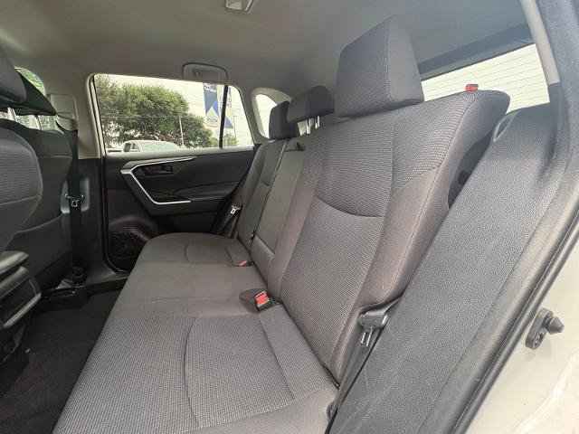 Used 2020 Toyota RAV4 LE w/ Carpet Mat Package AWD/4WD image 10