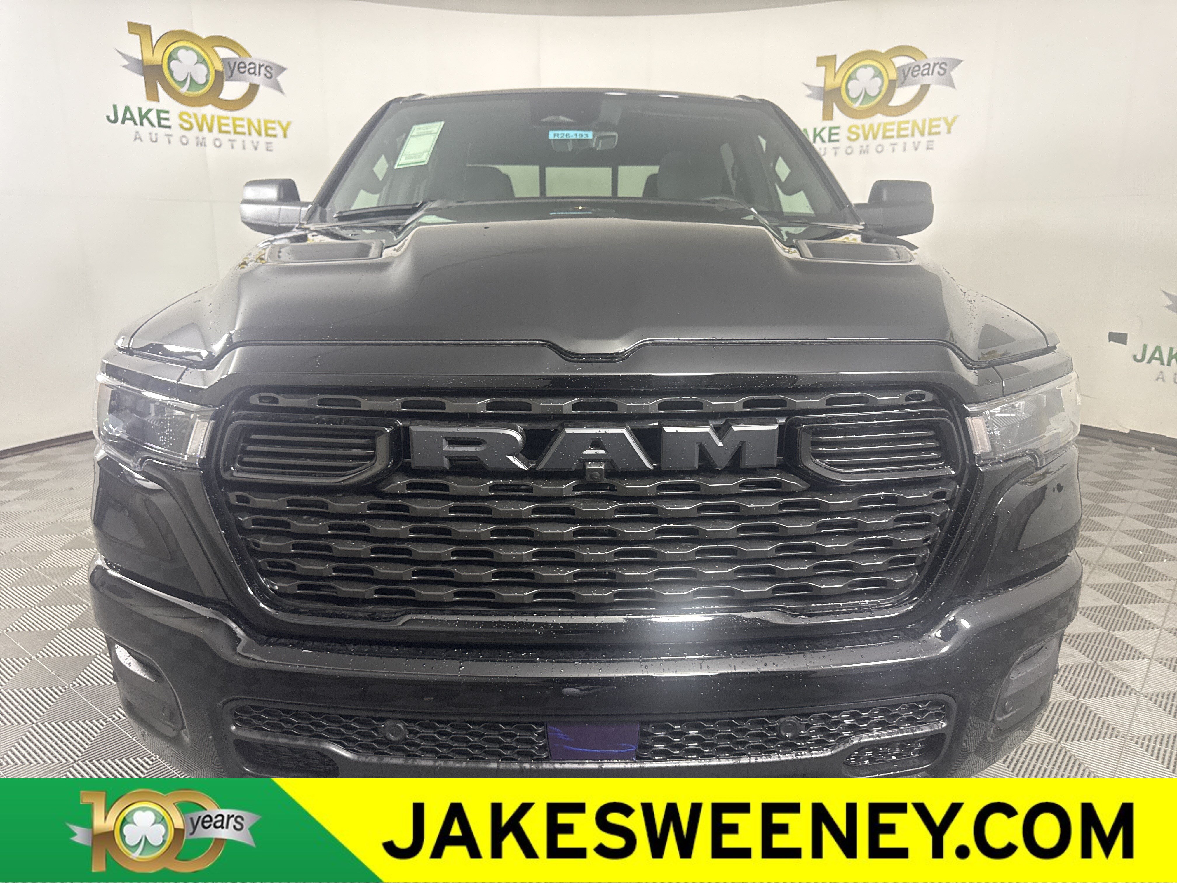 New 2026 RAM 1500 Express AWD/4WD image 3