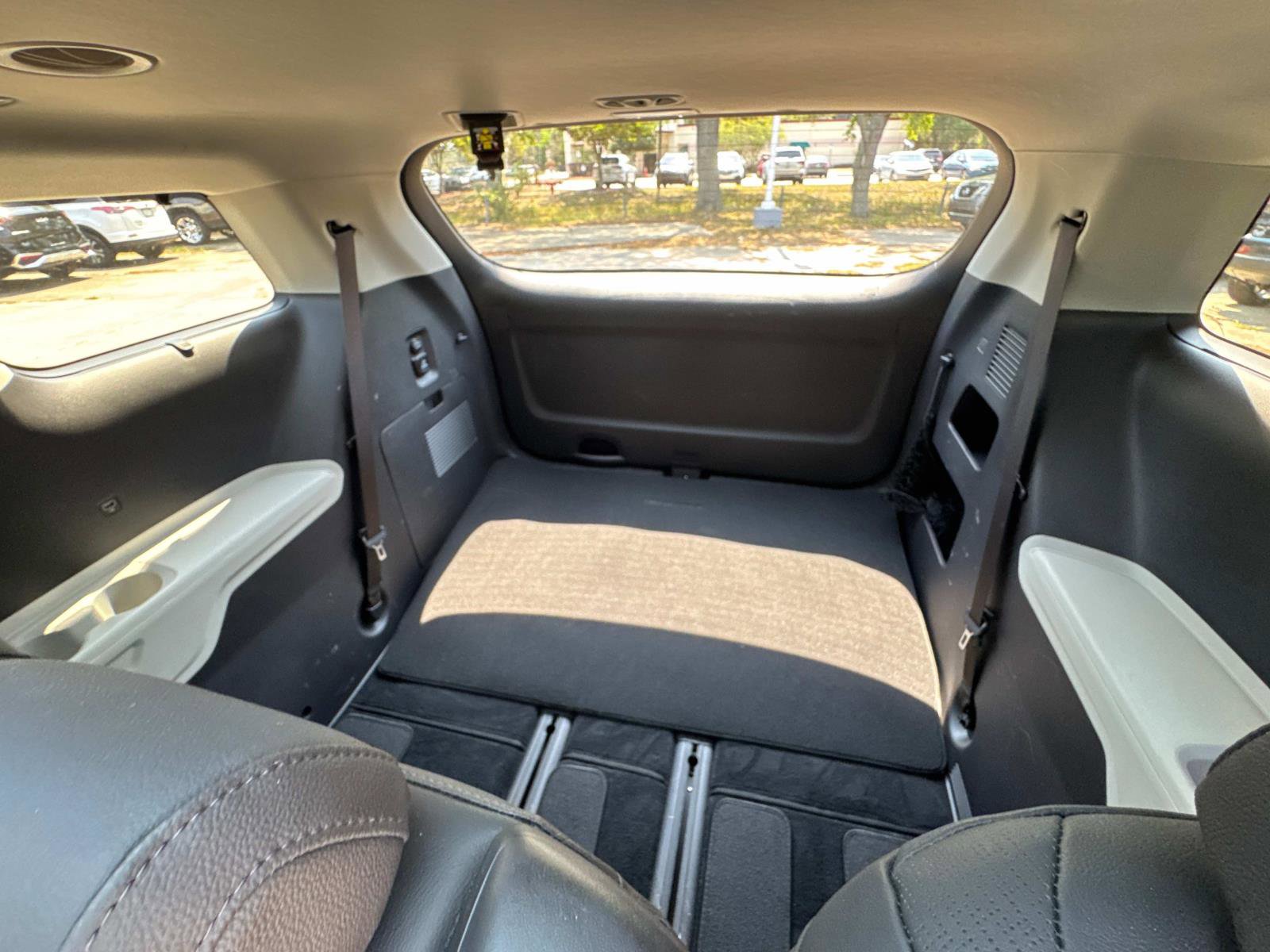 Used 2024 Kia Carnival SX Prestige image 13